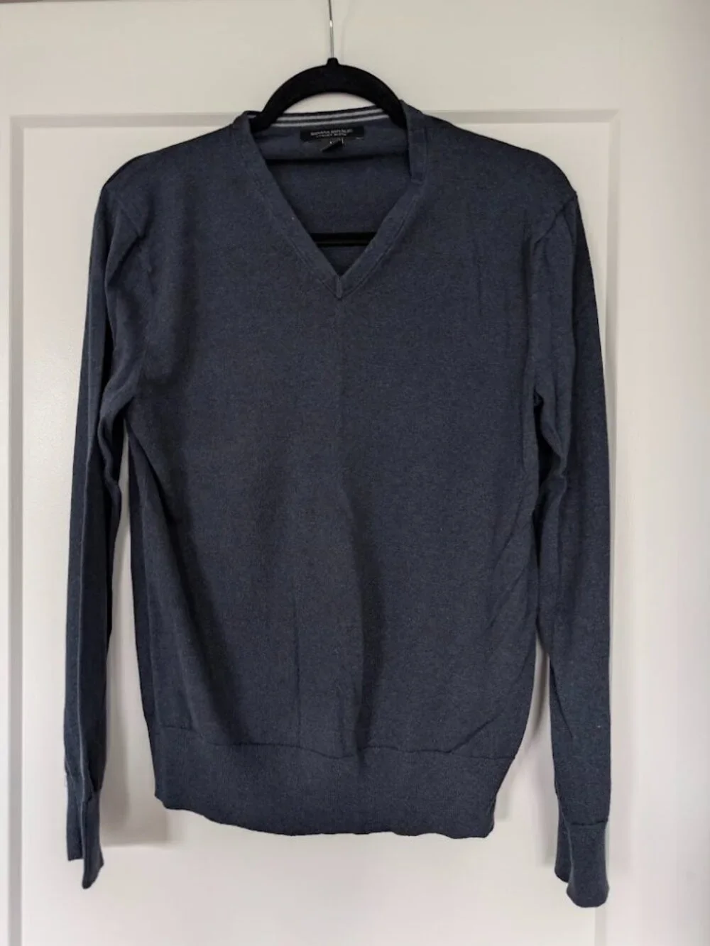 Banana Republic Luxury Blend V-Neck Sweater in Men's Medium